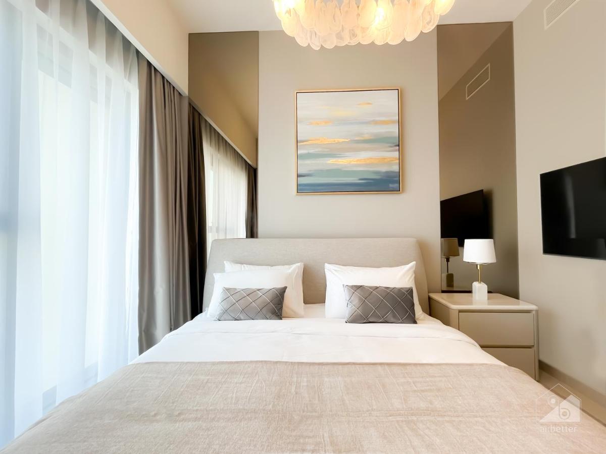 Extreme Luxury Burj Royal Balcony And Downtown View * Dubai