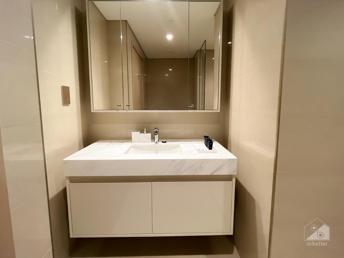 Extreme Luxury Burj Royal Balcony And Downtown View Apartment Dubai