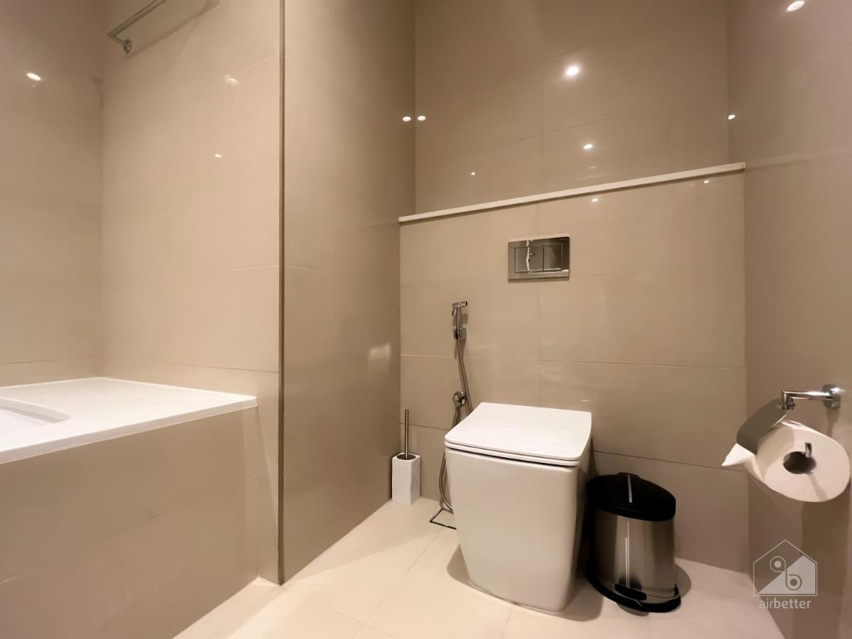 Extreme Luxury Burj Royal Balcony And Downtown View Dubai